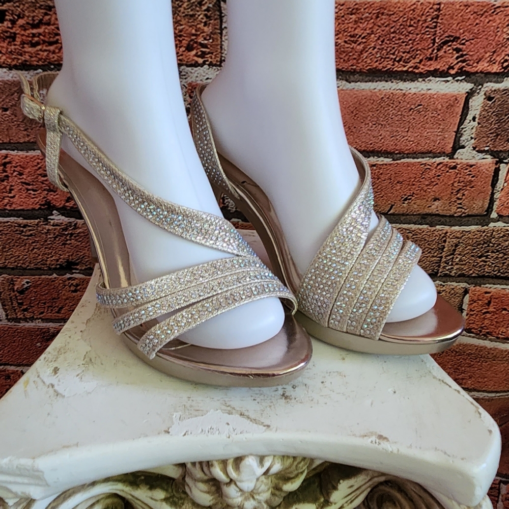 Silver Slippers - Picture 2 of 10